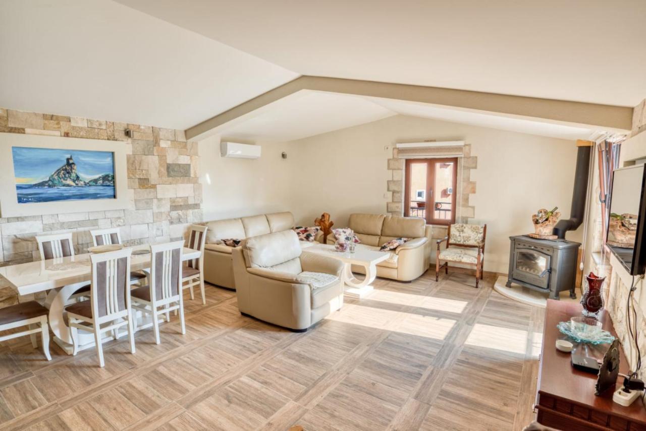 Appartamento Savovic_Lux Petrovazzo Esterno foto