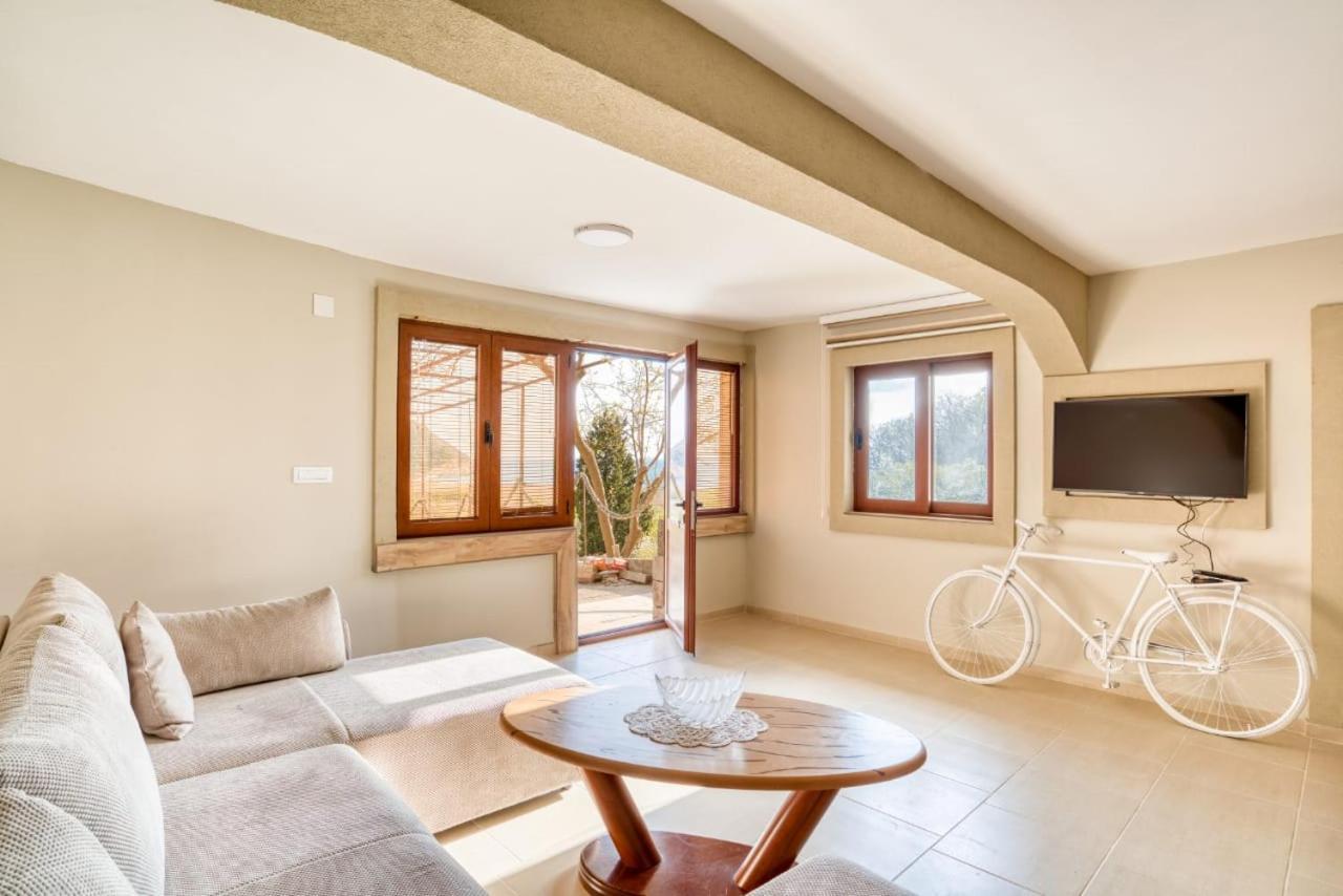 Appartamento Savovic_Lux Petrovazzo Esterno foto